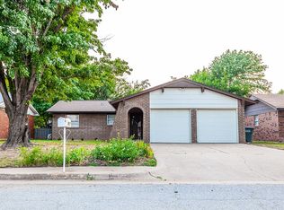 817 Cedar Crest Dr, Edmond, OK 73003