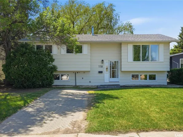 118 Laurentian DRIVE, Saskatoon, SK S7H 4M2