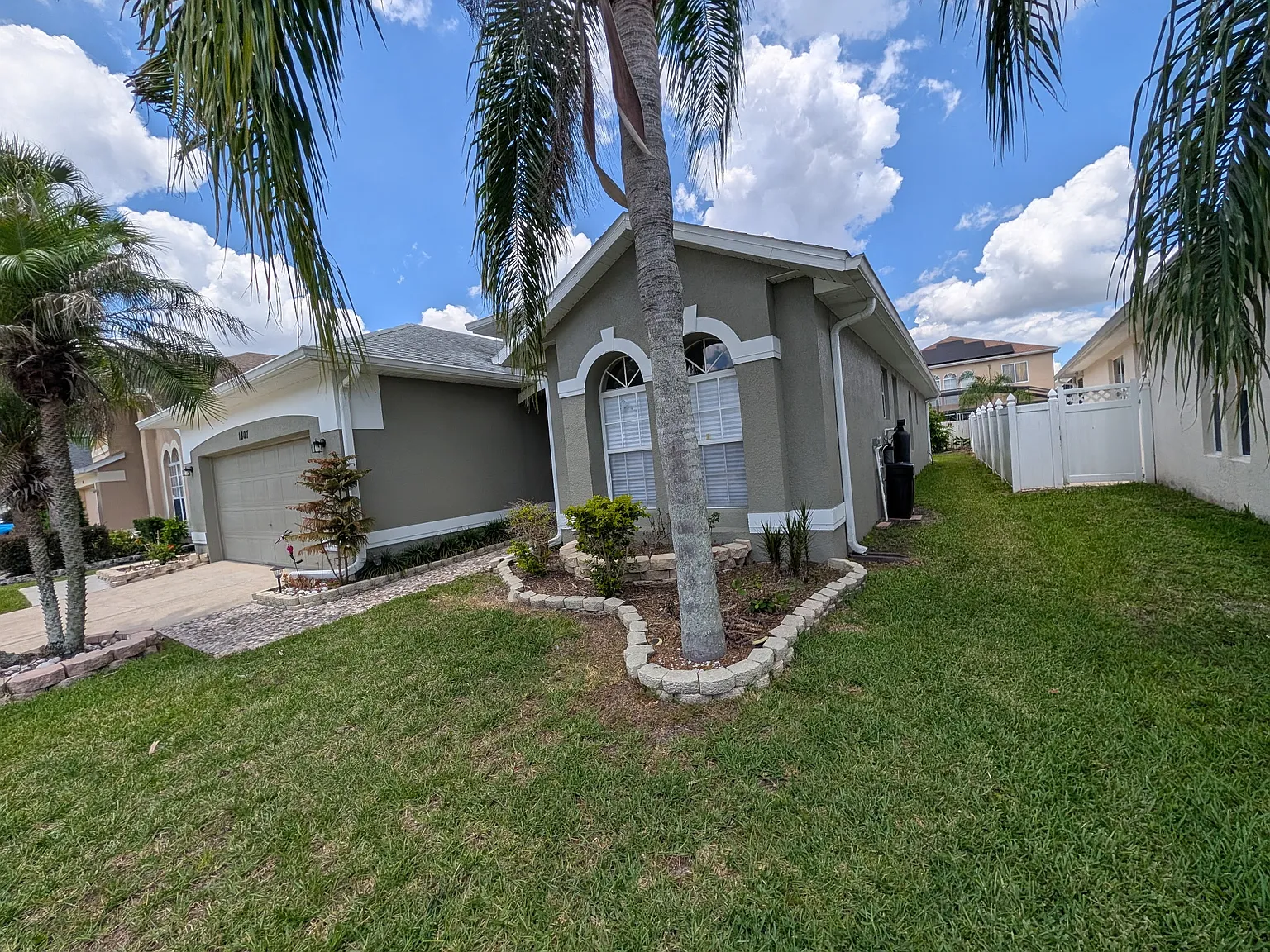 3 bed, 1733 sqft, $2,500 — Photo 2