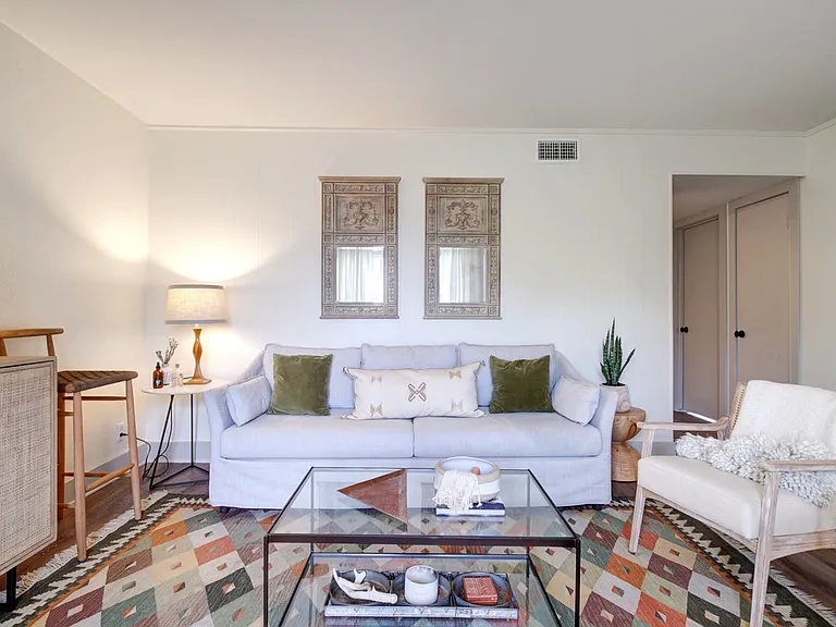 5609 Woodrow Ave #203 — Photo 4
