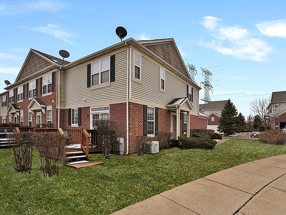 4th image of 144 Neutrenton Ave #144