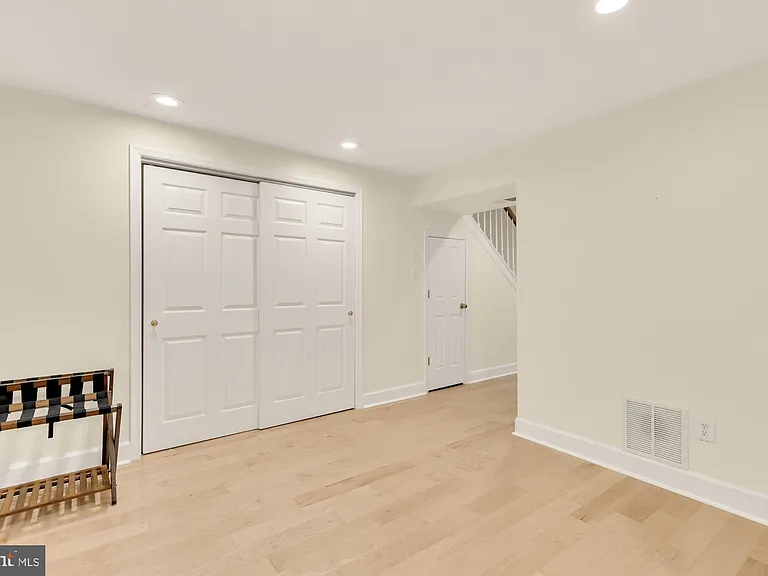 2536 S Walter Reed Dr #D — Photo 22