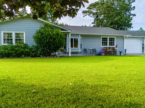 2206 North Road, Morehead City, NC 28557