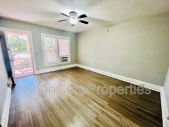 5th image of 232 4th St N APT 33