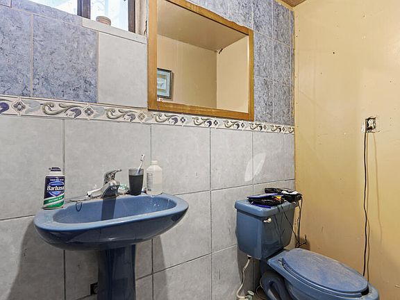 4th image of 624 De Vargas Dr