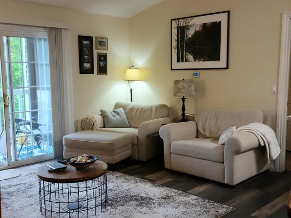 324 Ashley Ct #10, Brooklyn, MI 49230