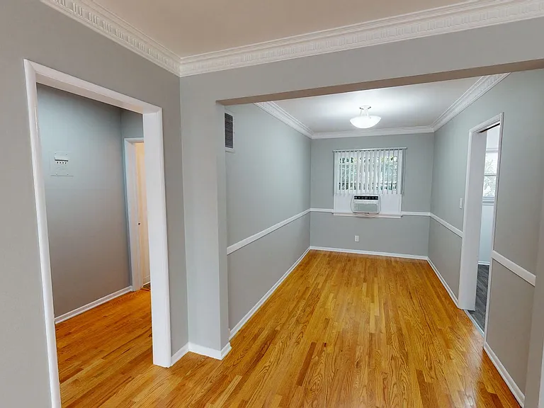 Rowena Avenue Apartments — Photo 11