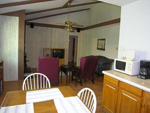 5th image of 829 Madison Dr