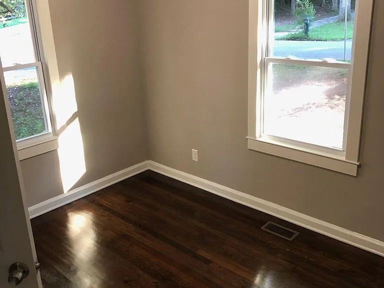 1289 Andrews Dr — Photo 6