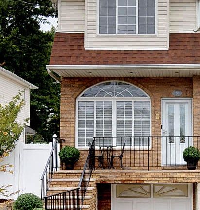 2nd image of 39 Jeannette Ave