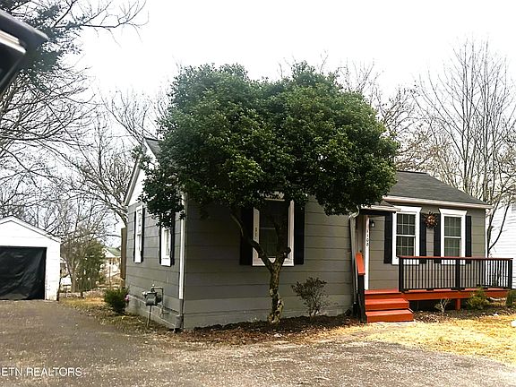3rd image of 1108 Forsythe St