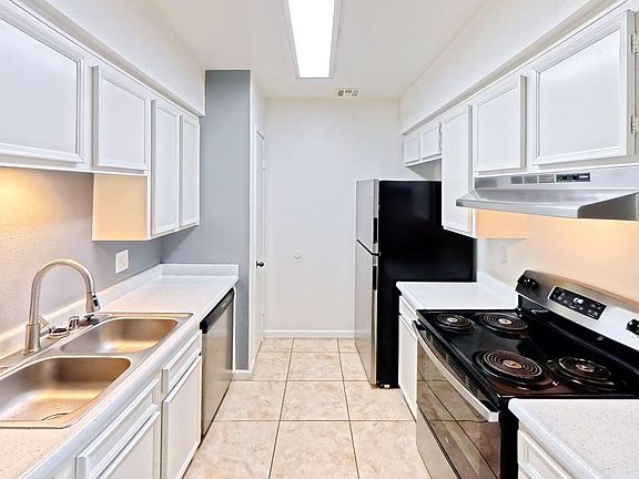 2nd image of 139 W Portals Ave #233efc3a3