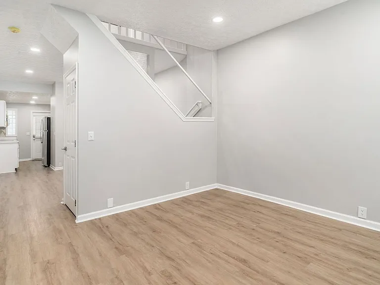 416 E Mithoff St — Photo 7