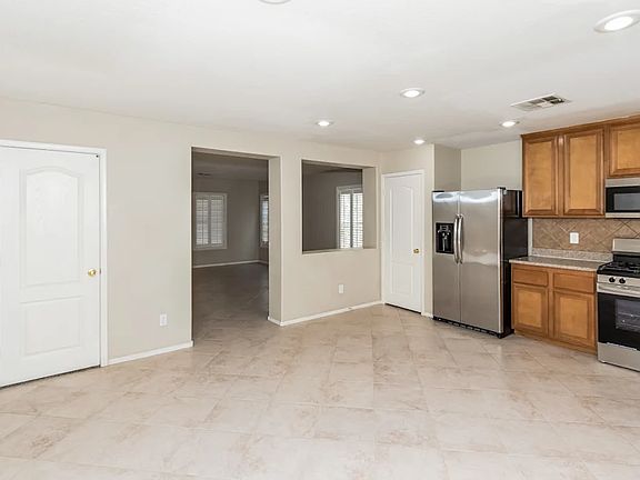 2nd image of 4514 Pommerelle St