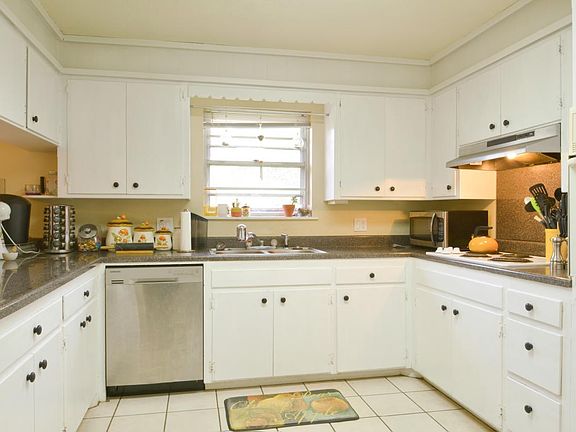 5th image of 204 Sasser Dr
