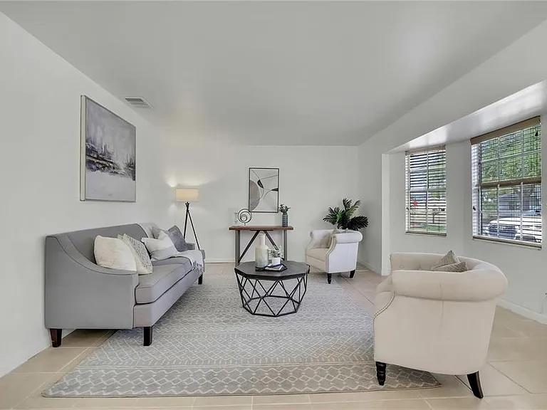 8424 Stillbrook Ave — Photo 2