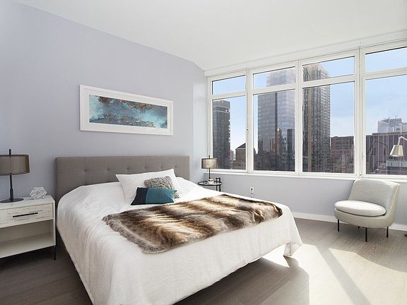 5th image of 42 W 33rd St #28B