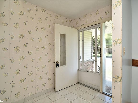 2nd image of 5942 Mayflower Ave