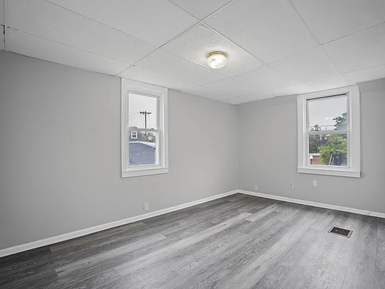 235 Monmouth St #2 — Photo 6