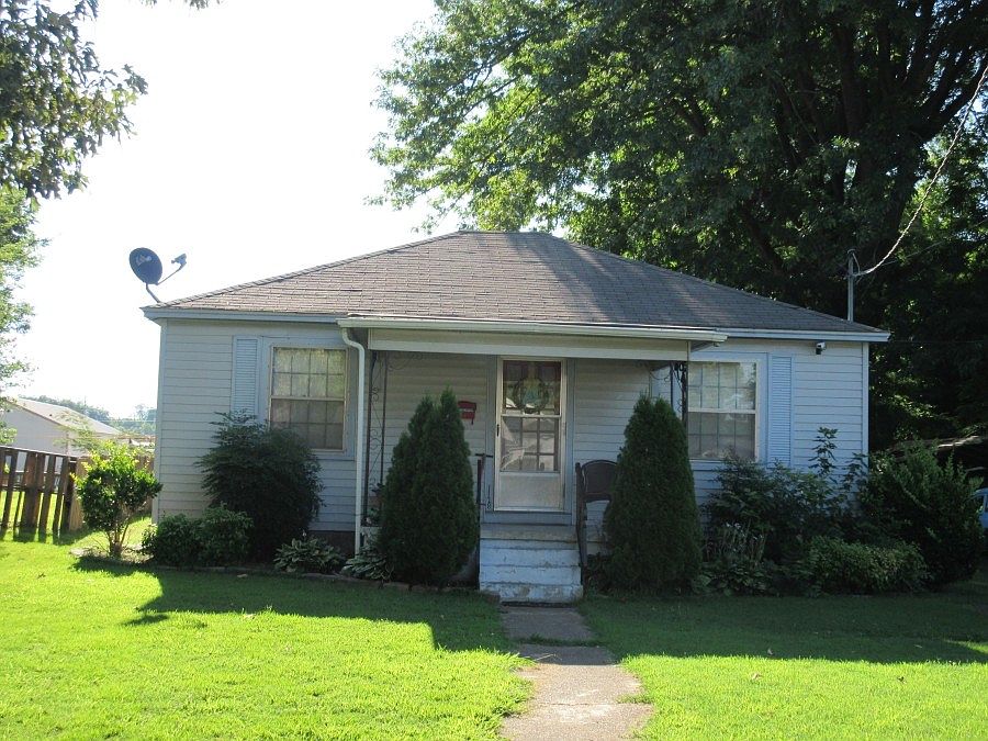 1st image of 1128 S 2nd St