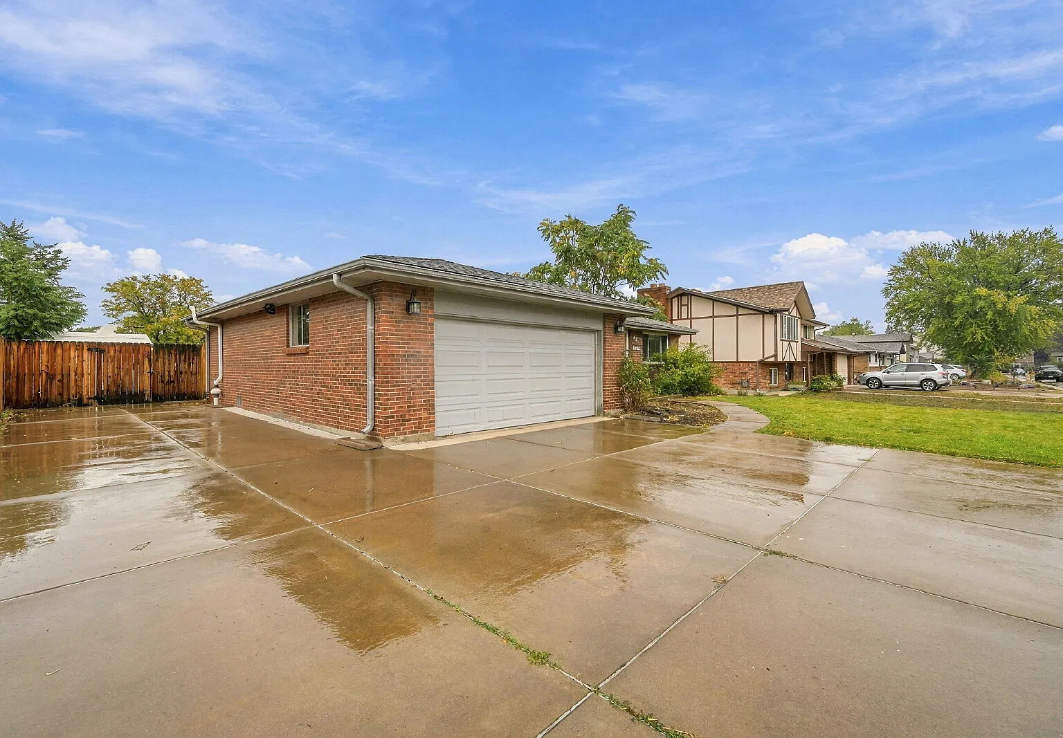 5 bed, 3.0 bath, 2470 sqft, $2,655 — Photo 3