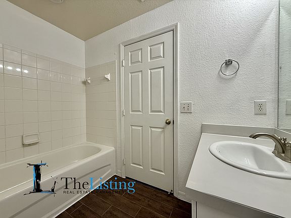 4th image of 18001 Richmond Place Dr Unit 835-1