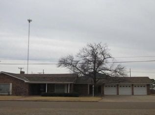 702 W College St, Lockney, TX 79241