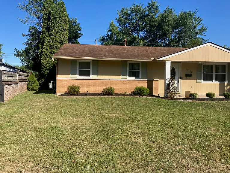 3700 Caracas Dr — Photo 3