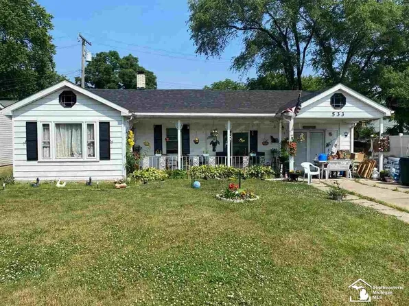 533 Rambow Dr, Monroe, MI 48161