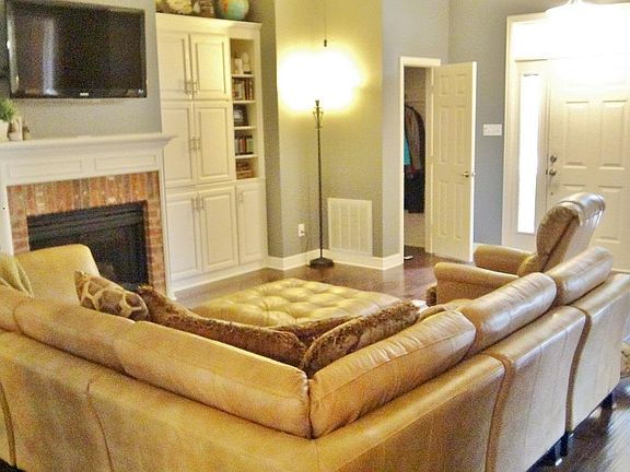 5th image of 2916 Plymouth Cir