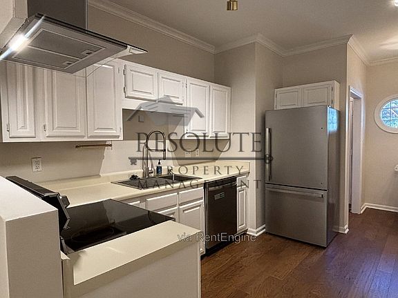 3rd image of 1623 Village Glenn Dr