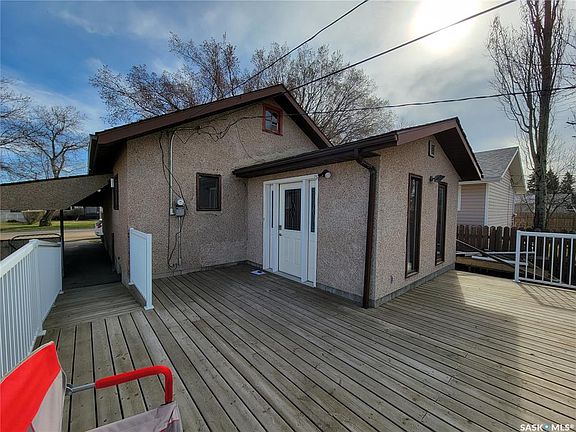 2nd image of 312 6th AVENUE E