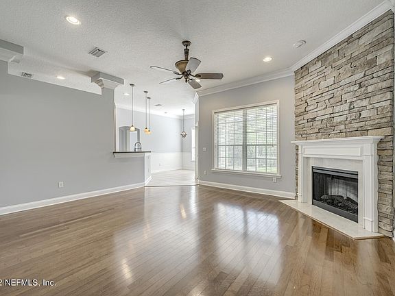 5th image of 12477 Blackwater Ct
