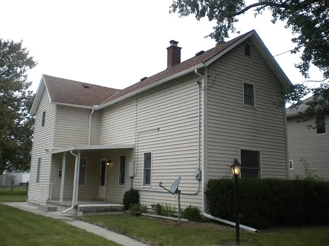 183 Chicago Ave photo 1