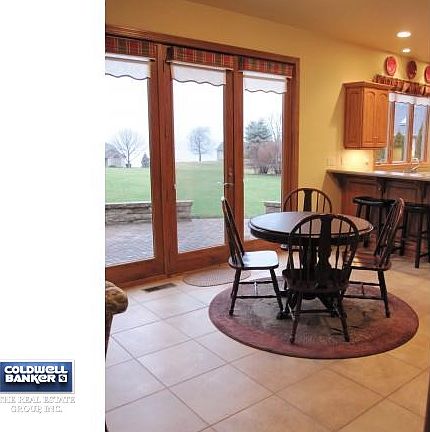 8ft Patio Door in Dining Area!