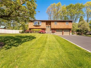 11 Durham Ln, Suffern, NY 10901