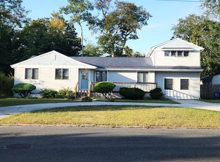 11 E Romney Pl, Cape May Court House, NJ 08210