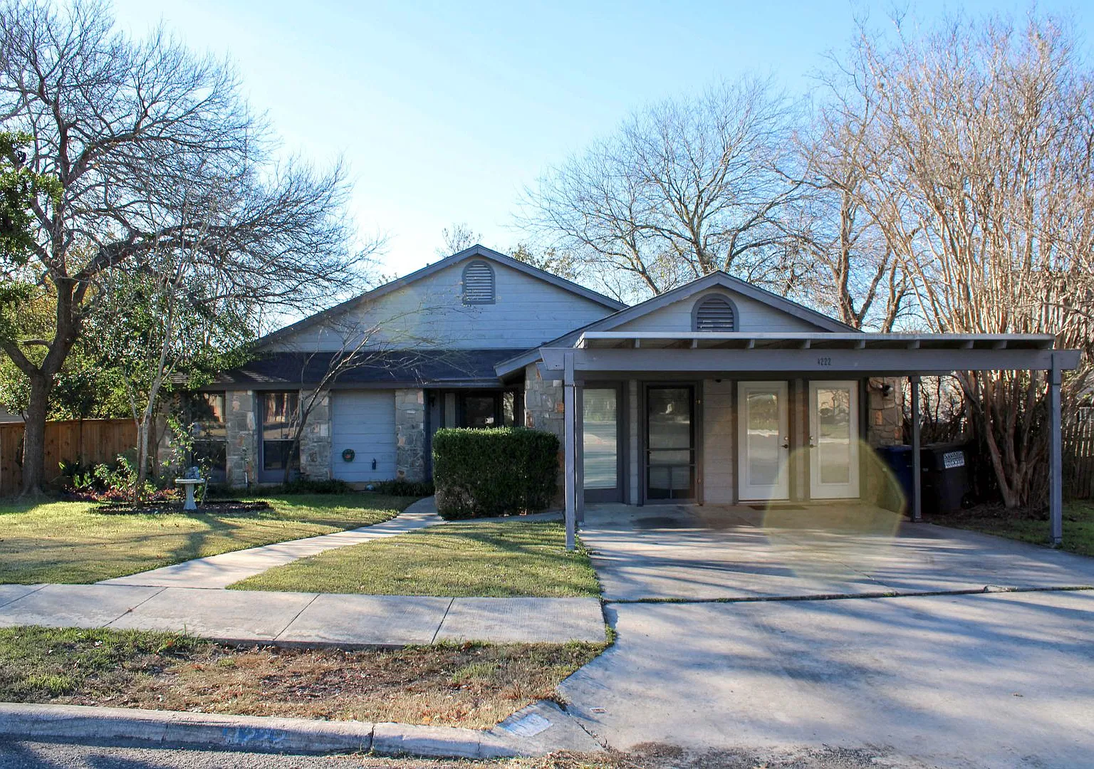 3 Bedroom Northern Hills — Photo 4