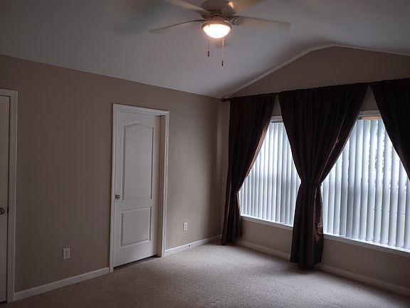 5th image of 15 Montreat Ln
