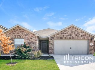 144 Bandana Cir, Newark, TX 76071