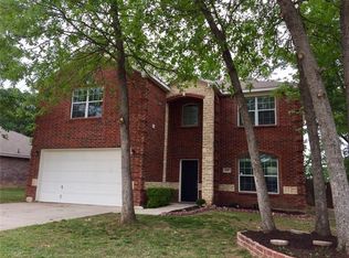 529 Harbor Crest Rd, Azle, TX 76020