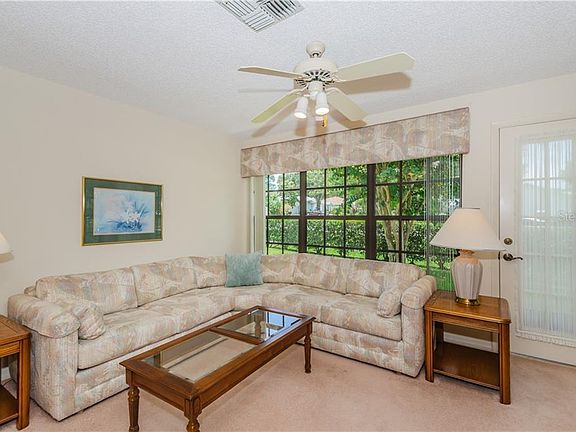 4th image of 3493 Woodridge Ln