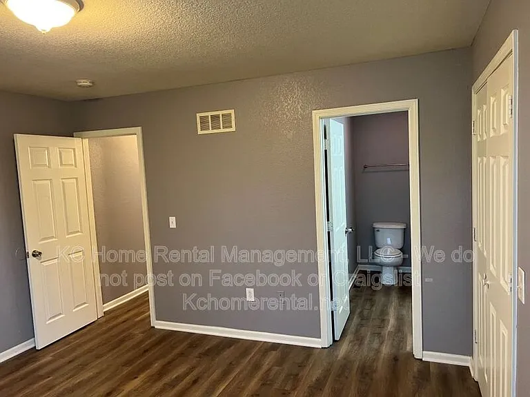 1003 S Hocker Ave — Photo 9