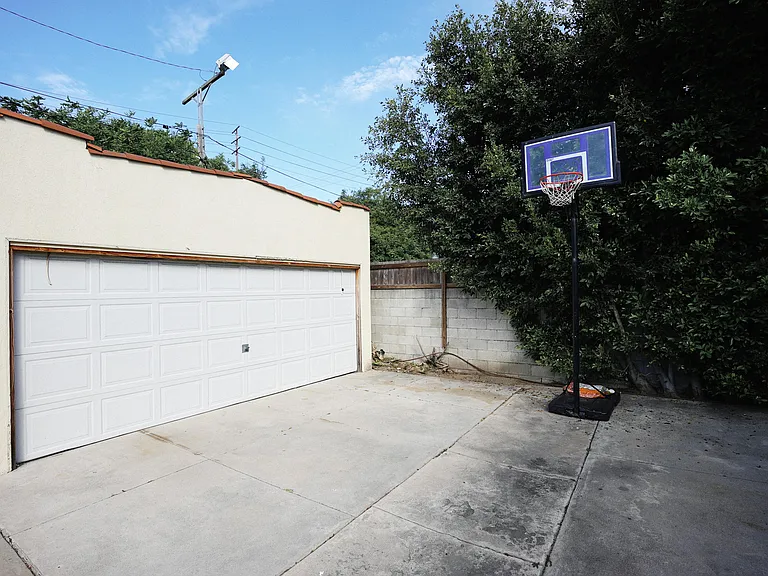 2382 Selby Ave — Photo 3