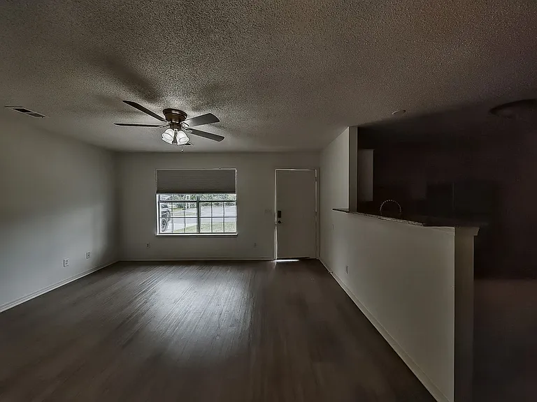 1001 Main St SE #2 — Photo 7