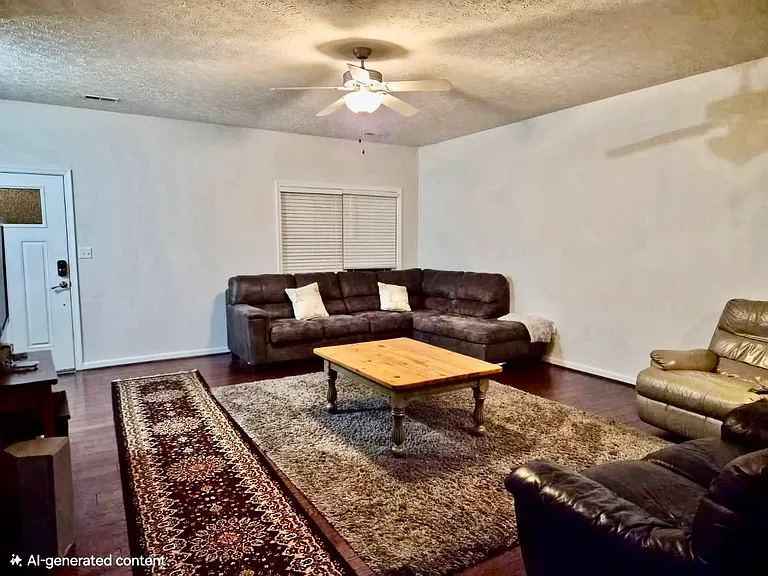 207 Portico St — Photo 3