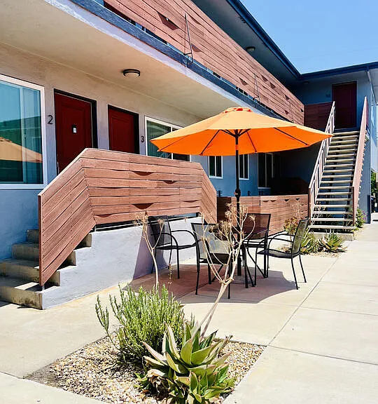 1136 Spazier Ave #10 — Photo 3