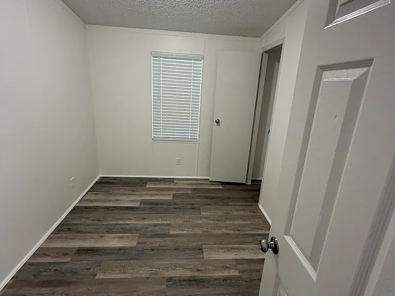 2310 Thomas Wayne St — Photo 4