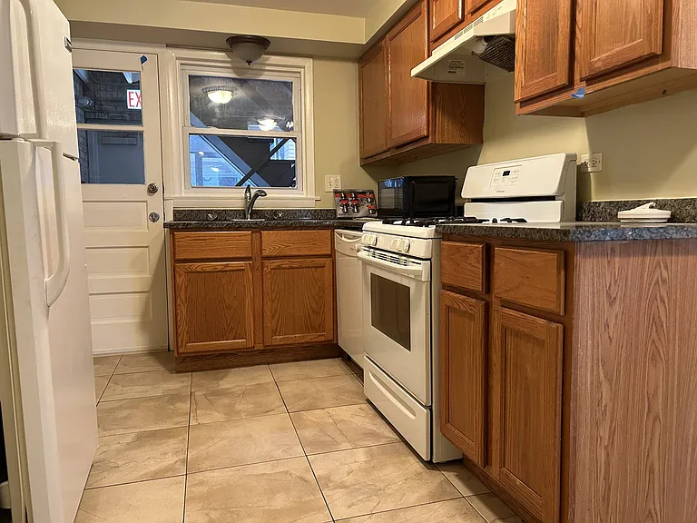 14020 S Atlantic Ave #1A — Photo 3