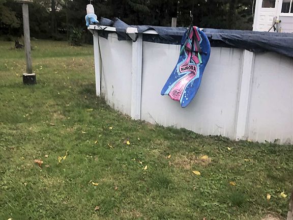 3rd image of 817 W Cliff Dr